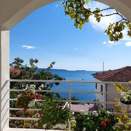 Apartment Natasa- Apt.1 Trogir Exterior photo